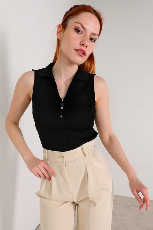 BLZ-06181 Siyah Polo Yaka Kolsuz Taş Detaylı Bluz