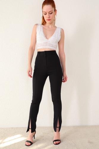 Cappmoda - BLZ-06183 Beyaz Dantelli V Yaka Büstiyer (1)