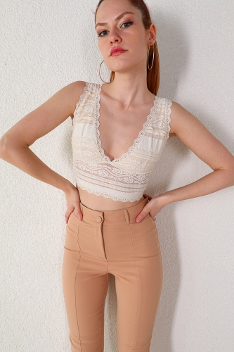 Cappmoda - BLZ-06183 Krem Dantelli V Yaka Büstiyer (1)