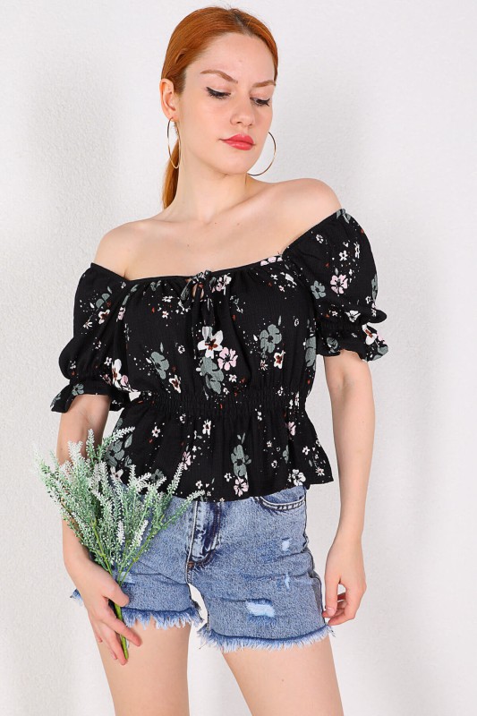 BLZ-06196 Siyah Çiçek Desenli Kare Yaka Balon Kol Bluz