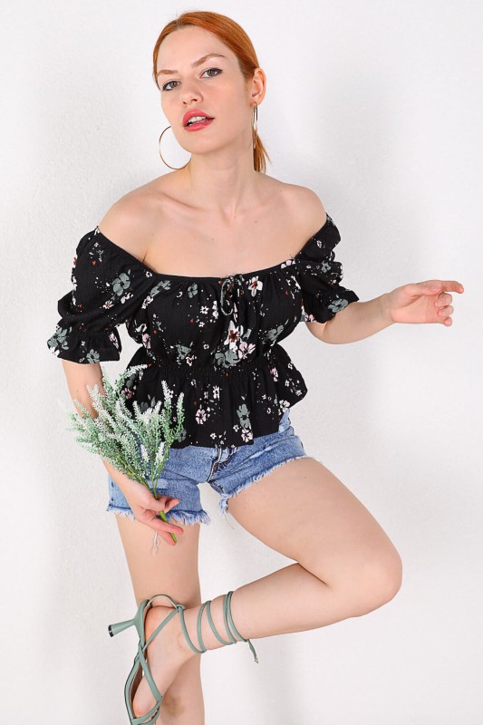 BLZ-06196 Siyah Çiçek Desenli Kare Yaka Balon Kol Bluz