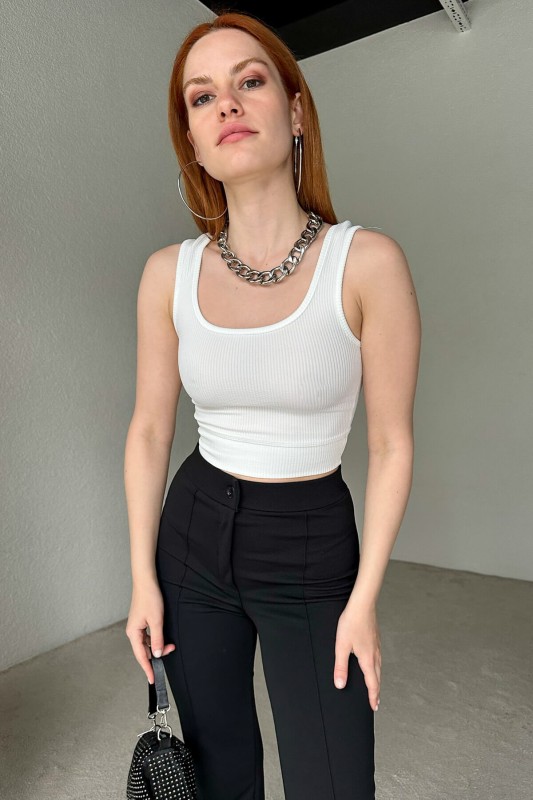 BLZ-06203 Beyaz Yuvarlak Yaka Askılı Kaşkorse Kumaş Crop Bluz