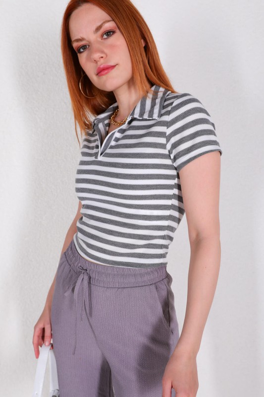 BLZ-06205 Gri Yatay Şeritli Polo Yaka Kaşkorse Kumaş Crop Bluz