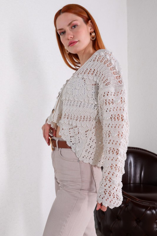 BLZ-06207 Ekru Ajurlu Düğmeli Triko Hırka Bluz