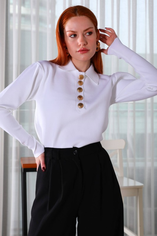 BLZ-3885 Beyaz Polo Yaka Gold Düğmeli Mevsimlik Çelik Örme Bluz
