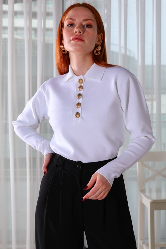 BLZ-3885 Beyaz Polo Yaka Gold Düğmeli Mevsimlik Çelik Örme Bluz