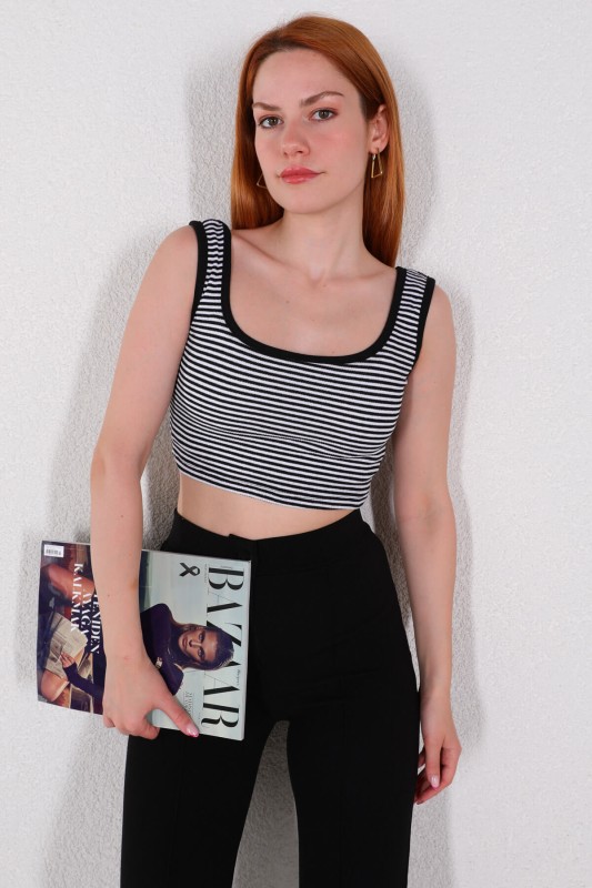BLZ-06215 Siyah Çizgili U Yaka Crop Triko Bluz - 1
