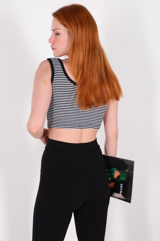 BLZ-06215 Siyah Çizgili U Yaka Crop Triko Bluz - 4
