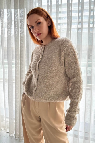 Cappmoda - BLZ-3919 Taş Rengi Gold Düğmeli Peluş Hırka (1)