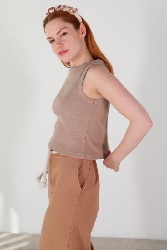 BLZ-06217 Taş Rengi Halter Yaka Kaşkorse Kumaş Crop Bluz - 3