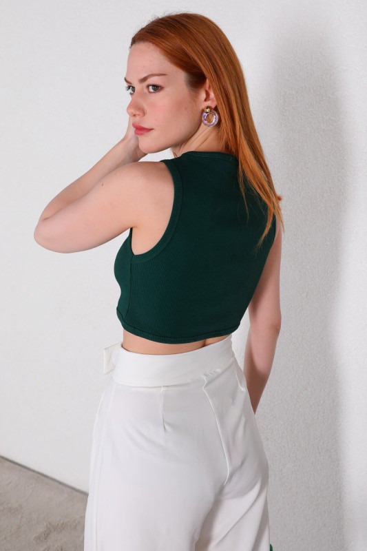 BLZ-06220 Nefti Yeşili Bel Oval Detay Kaşkorse Kumaş Crop Bluz - 4