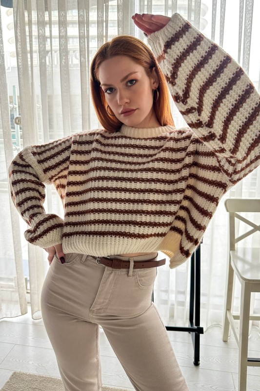BLZ-3772 Ekru Taba Çizgili Yuvarlak Yaka Crop Triko Bluz