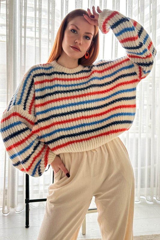 BLZ-3496 Ekru Turuncu Mavi Çizgili Yuvarlak Yaka Crop Triko Bluz