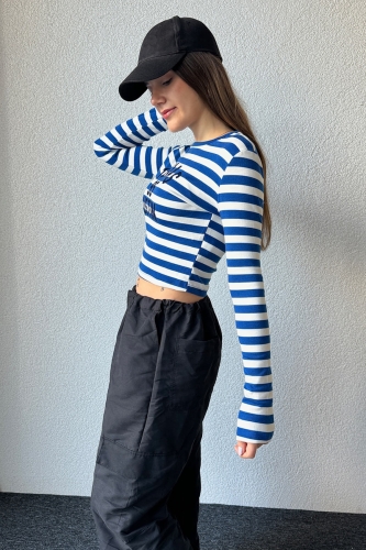 BLZ-06244 Lacivert Texas Yazı Detaylı Çizgili Crop Uzun Kollu Bluz - 4