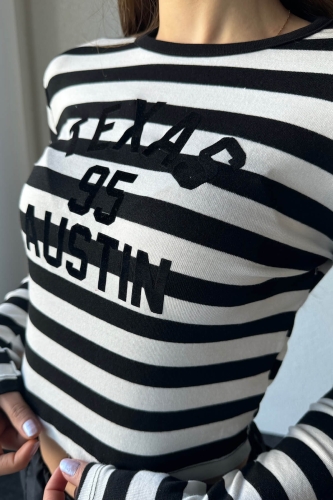 BLZ-06244 Siyah Texas Yazı Detaylı Çizgili Crop Uzun Kollu Bluz - 2