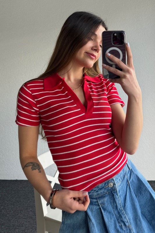 BLZ-06248 Kırmızı Çizgili Polo V Yaka Kaşkorse Kumaş Crop Bluz