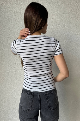 BLZ-06252 Beyaz Çizgili Yaka Çıtçıtlı Kaşkorse Kumaş Crop Bluz - 3