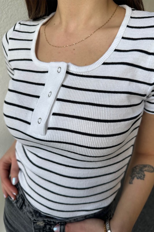 BLZ-06252 Beyaz Çizgili Yaka Çıtçıtlı Kaşkorse Kumaş Crop Bluz - 2
