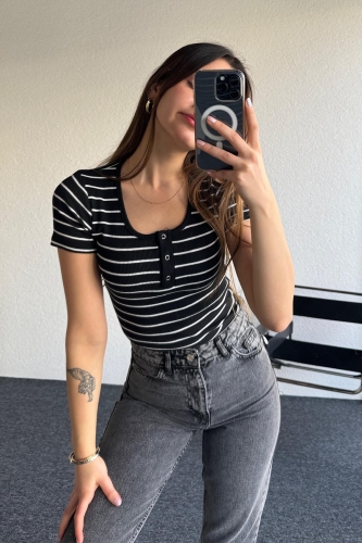 BLZ-06252 Siyah Çizgili Yaka Çıtçıtlı Kaşkorse Kumaş Crop Bluz - 3