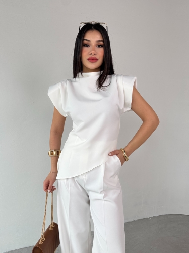 BLZ-06276 Beyaz Vatkalı Arka Fermuarlı Asimetrik Kesim Tasarım Bluz - Thumbnail