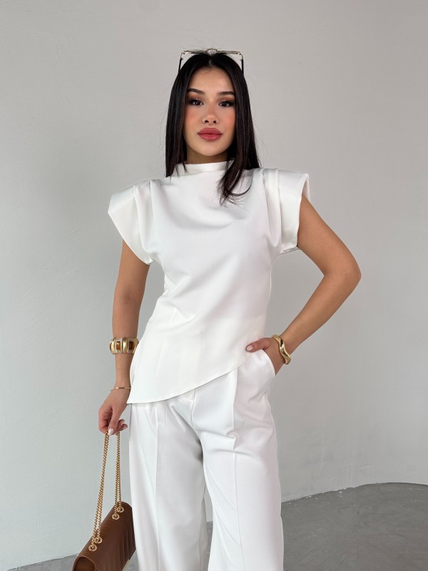 BLZ-06276 Beyaz Vatkalı Arka Fermuarlı Asimetrik Kesim Tasarım Bluz