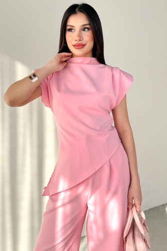 Cappmoda - BLZ-06276 Pembe Vatkalı Arka Fermuarlı Asimetrik Kesim Tasarım Bluz (1)