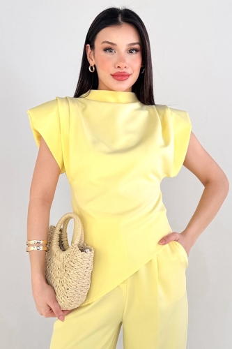 Cappmoda - BLZ-06276 Sarı Vatkalı Arka Fermuarlı Asimetrik Kesim Tasarım Bluz (1)