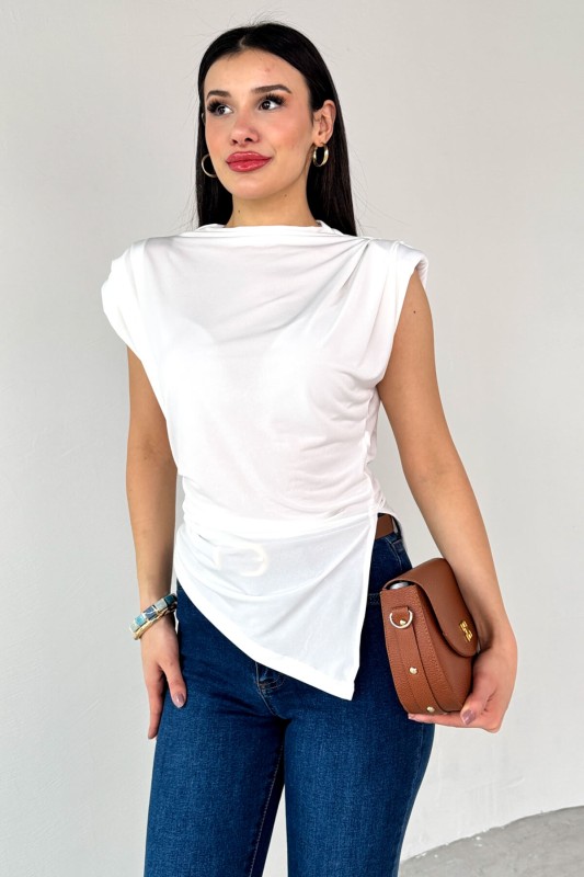 BLZ-06282 Beyaz Vatkalı Yan Yırtmaçlı Asimetrik Kesim Bluz