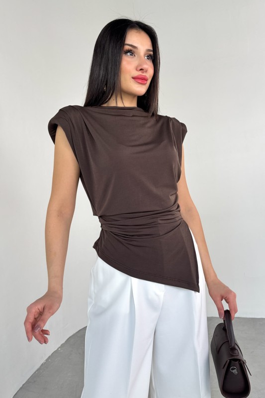 BLZ-06282 Kahverengi Vatkalı Yan Yırtmaçlı Asimetrik Kesim Bluz