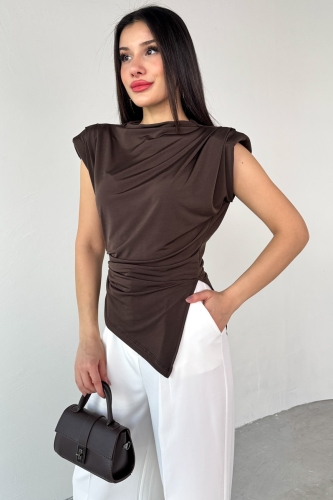 Cappmoda - BLZ-06282 Kahverengi Vatkalı Yan Yırtmaçlı Asimetrik Kesim Bluz (1)