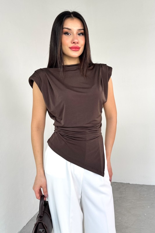 BLZ-06282 Kahverengi Vatkalı Yan Yırtmaçlı Asimetrik Kesim Bluz