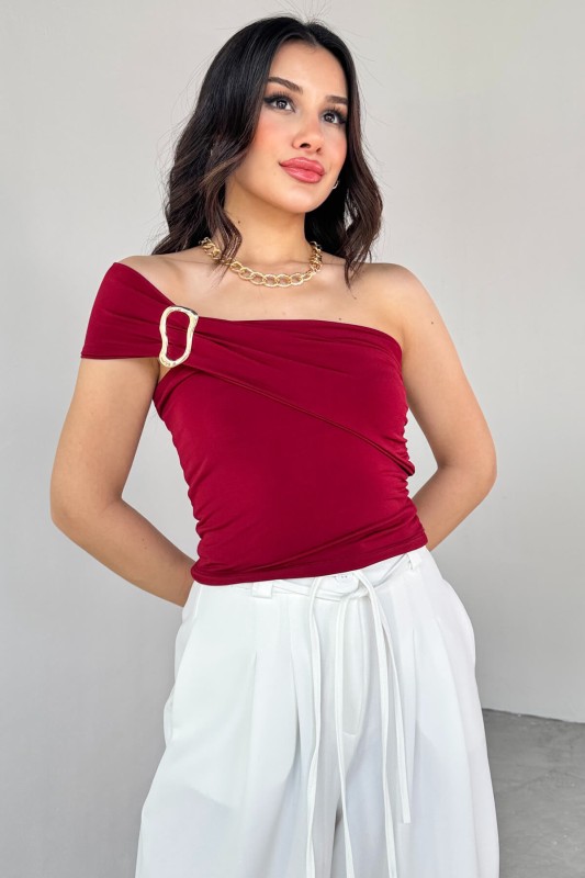 BLZ-06283 Bordo Gold Toka Detaylı Yan Büzgülü Straplez Bluz