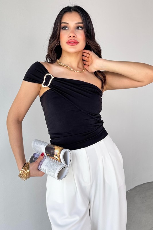 BLZ-06283 Siyah Gold Toka Detaylı Yan Büzgülü Straplez Bluz