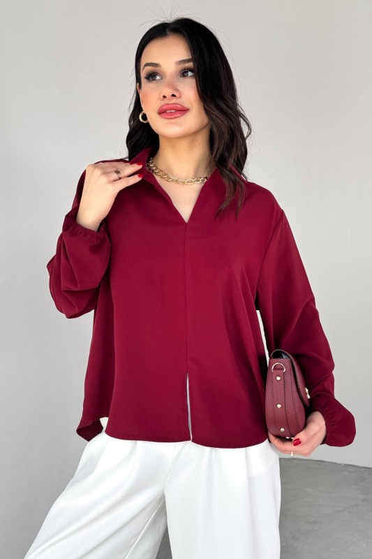 BLZ-13190 Bordo Kol Lastikli Ön Yırtmaçlı V Yaka Bluz