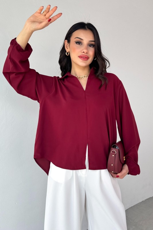 BLZ-13190 Bordo Kol Lastikli Ön Yırtmaçlı V Yaka Bluz