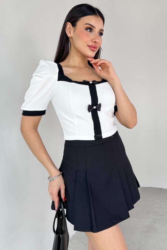 BLZ-13232 Beyaz Kare Yaka Balon Kol Fiyonk Düğmeli Bluz