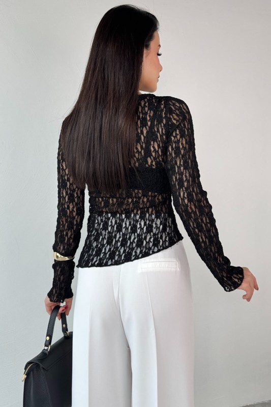 BLZ-13522 Siyah Kayık Yaka Dantelli Bluz