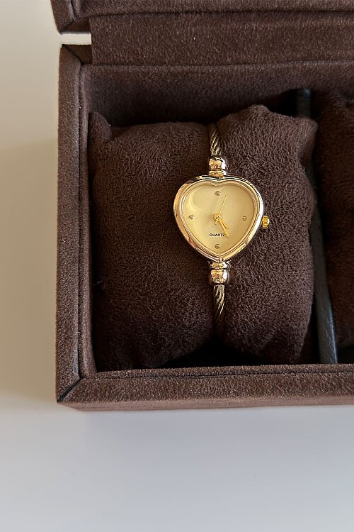 Carrie Gold Kadran Kalp Formlu Hasır Kordon Kadın Kol Saati 