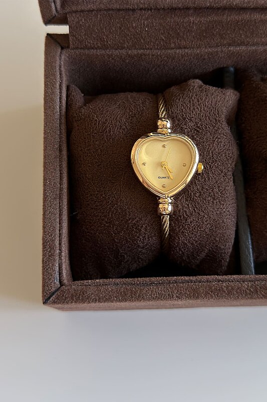 Carrie Gold Kadran Kalp Formlu Hasır Kordon Kadın Kol Saati - 2