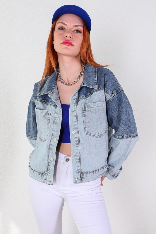 CKT-12358 Mavi Blok Renkli Çıtçıtlı Crop Kot Ceket