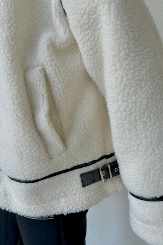 CKT-12409 Beyaz Peluş Kumaş Özel Tasarım Astarlı Siyah Şerit Detay Mont - Thumbnail