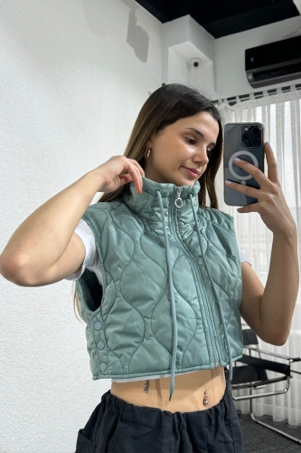 Cappmoda - CKT-12431 Mint Yeşili Yan Çıtçıtlı Dik Yaka Şişme Crop Yelek (1)