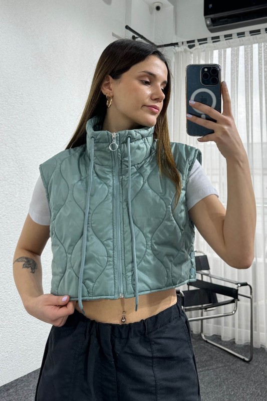 CKT-12431 Mint Yeşili Yan Çıtçıtlı Dik Yaka Şişme Crop Yelek