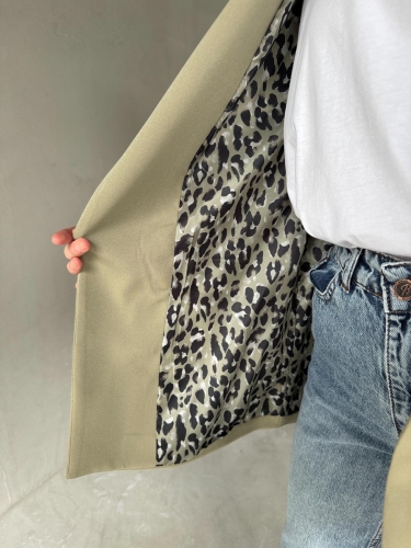 Cappmoda - CKT-12435 Mint Yeşili Leopar Astarlı Vatkalı Kruvaze Yaka Blazer Ceket (1)