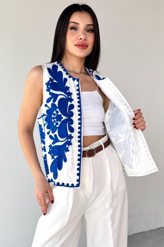 Cappmoda - CKT-12447 Beyaz Lacivert İşlemeli Astarlı Yelek (1)
