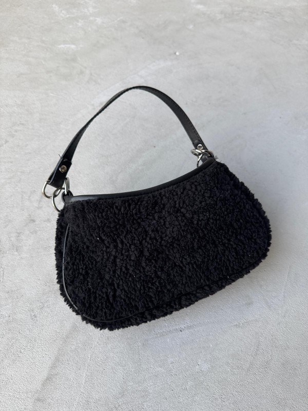 ÇNT-3003 Siyah Teddy Kumaş Fermuarlı Omuz Ve Kol Çantası