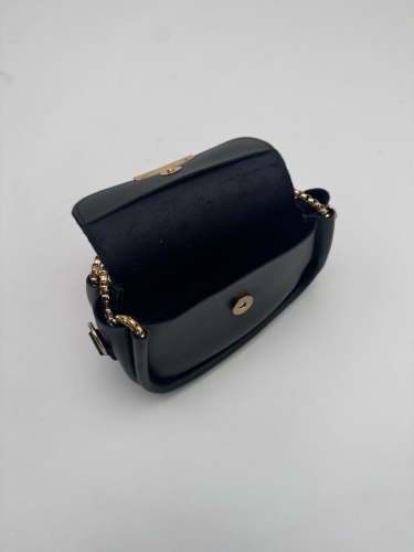 ÇNT-3016 Siyah Zincir Askılı Suni Deri Crossbody Omuz Çantası - Thumbnail