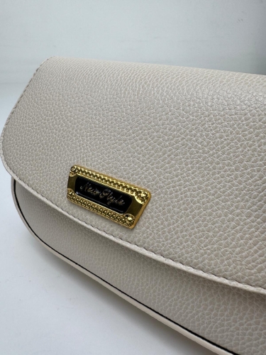 Cappmoda - ÇNT-3020 Krem New Style Gold Yazılı Suni Deri Crossbody Omuz Çantası (1)
