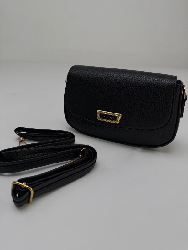 ÇNT-3020 Siyah New Style Gold Yazılı Suni Deri Crossbody Omuz Çantası