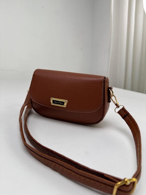 ÇNT-3020 Taba New Style Gold Yazılı Suni Deri Crossbody Omuz Çantası